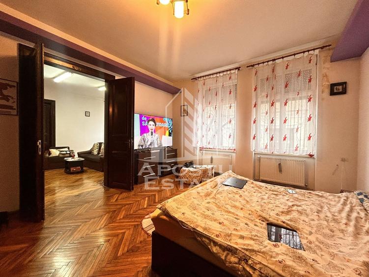 Apartament cu 4 camere circular, mobilat în P-ța Maria
