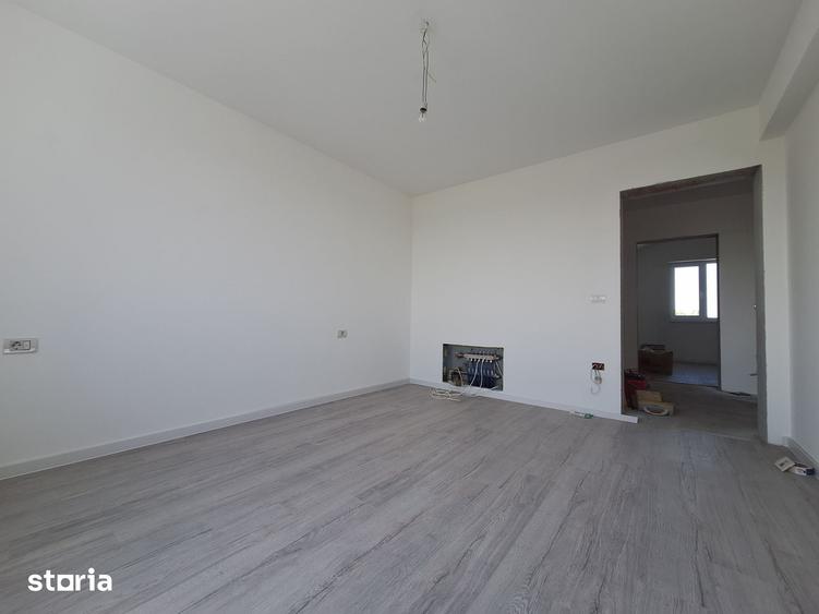 Casă cu 5 camere cu Teren 250 Mp în Ghiroda