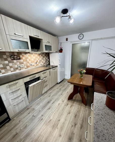 4 camere, decomandat, etaj 1 - direct proprietar