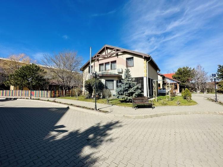 Duplex cu 5 camere cu Teren 180 Mp în Sud