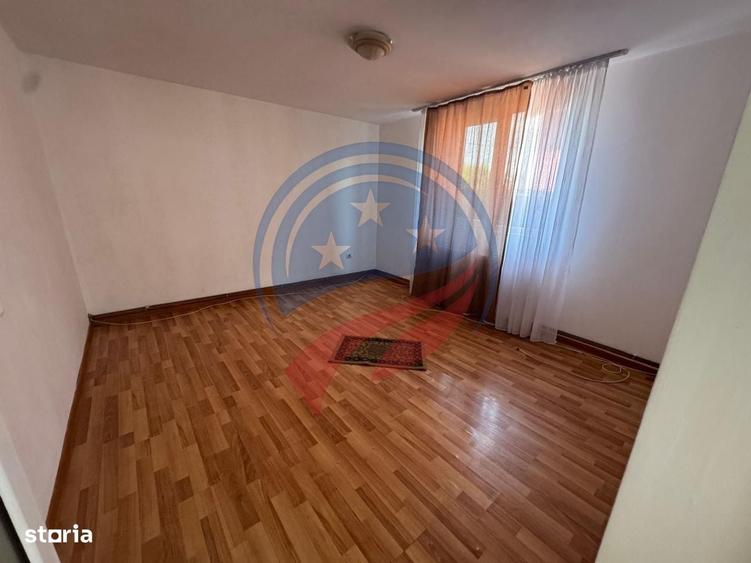 Casă cu 4 camere cu Teren 177 Mp în Central