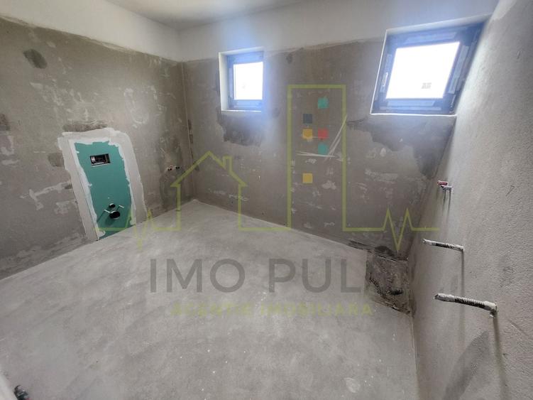 Duplex cu 4 camere cu Canalizare în Moșnița Veche