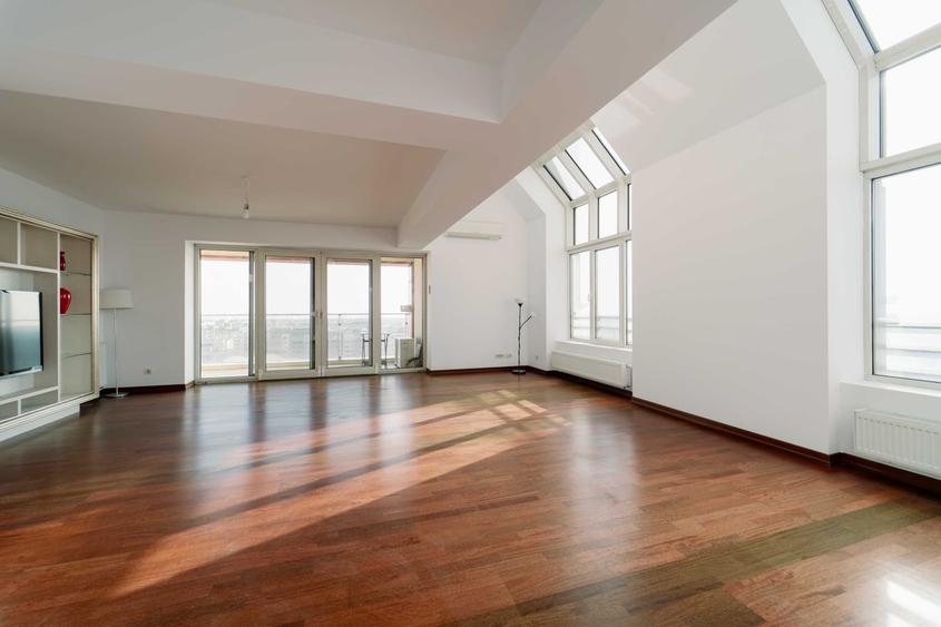 Apartament cu 3 camere decomandat în Dudești