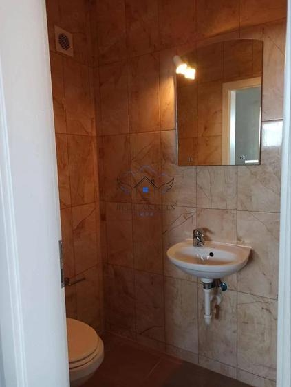 Apartament cu 3 camere semidecomandat în Avantgarden