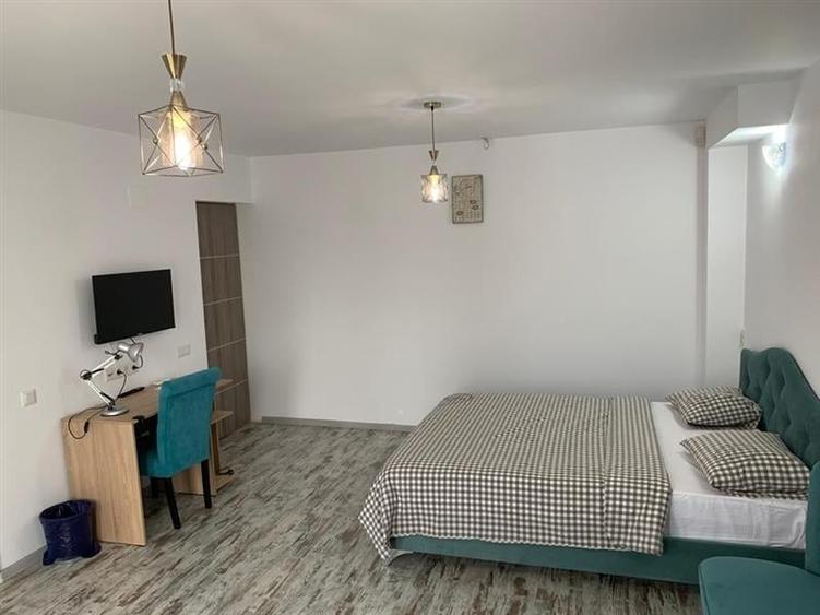 Casă cu 15 camere cu Teren 700 Mp în Poștei - Bucov