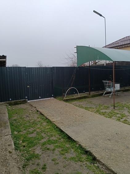 Casă cu 3 camere în Ișalnița