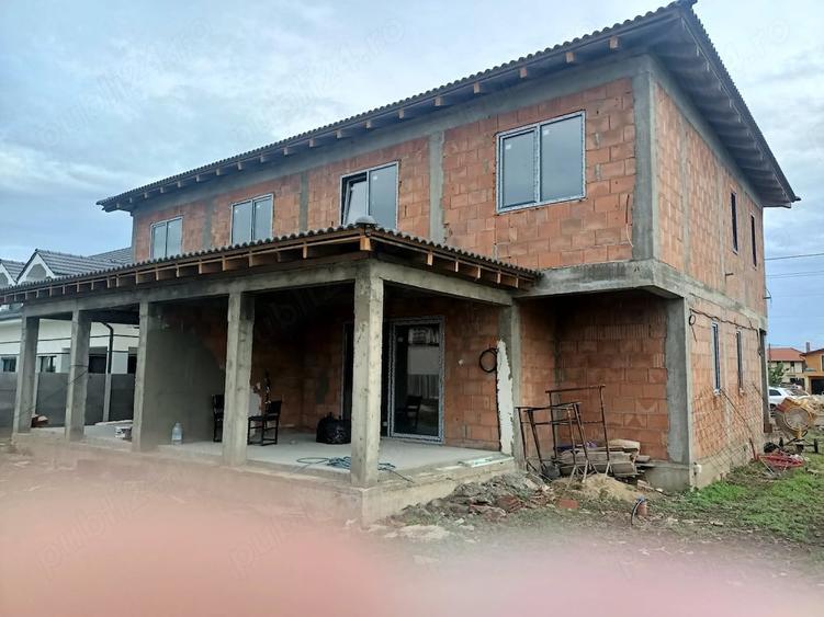 Casă cu Teren 330 Mp în Central