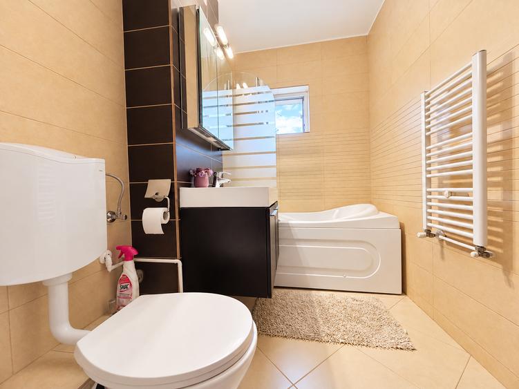 Apartament cu 2 camere decomandat în Soarelui