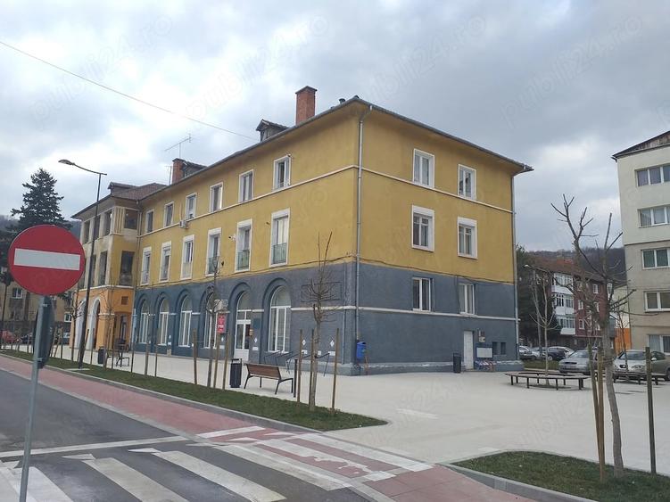 Apartament cu 3 camere decomandat în Luncă