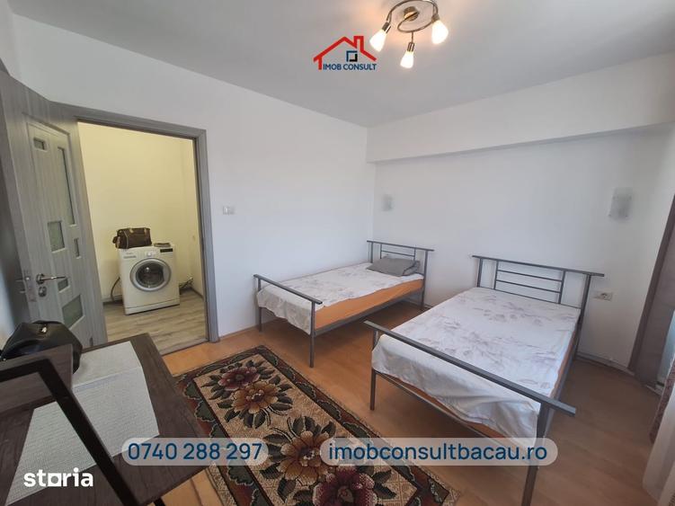 Apartament cu 3 camere decomandat în Letea