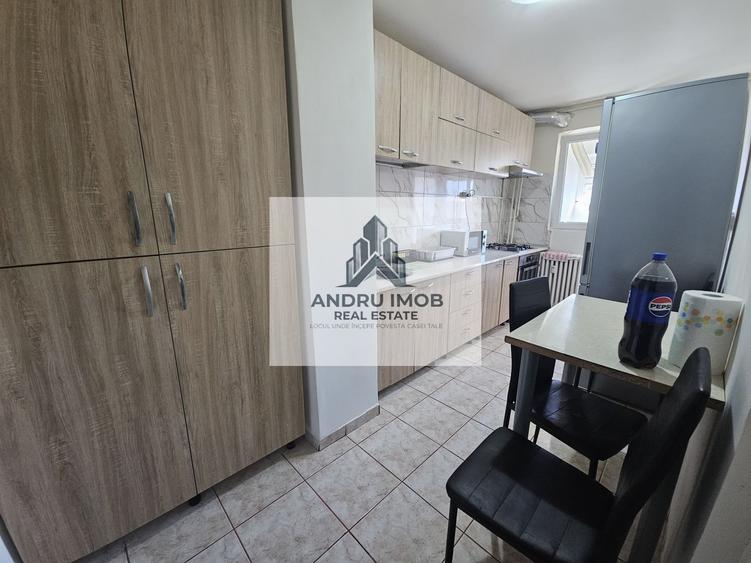 Apartament cu 3 camere decomandat în Dristor