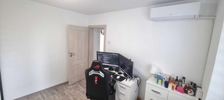 Apartament cu 3 camere decomandat în Republicii
