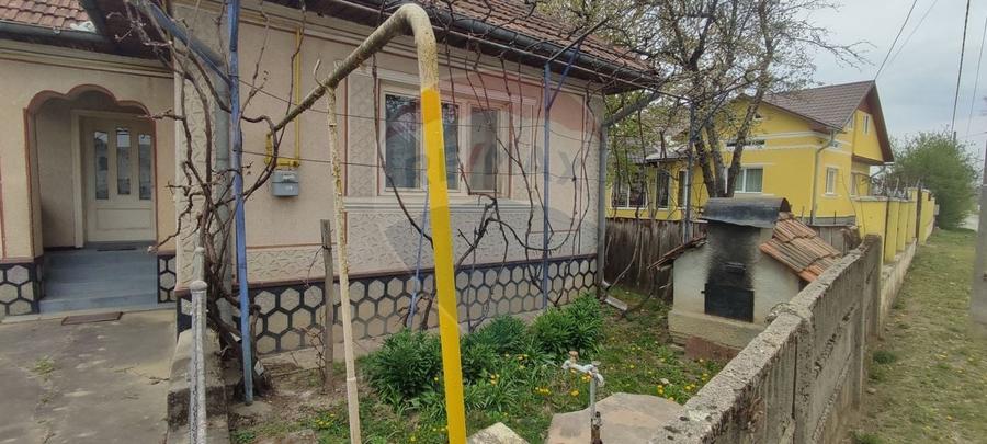 Casă cu 3 camere cu Teren 1361 Mp în Gârdani