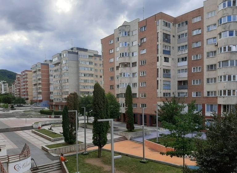 Brasov Vanzare 3 camere complet renovat zona pietonala Racadau - 16