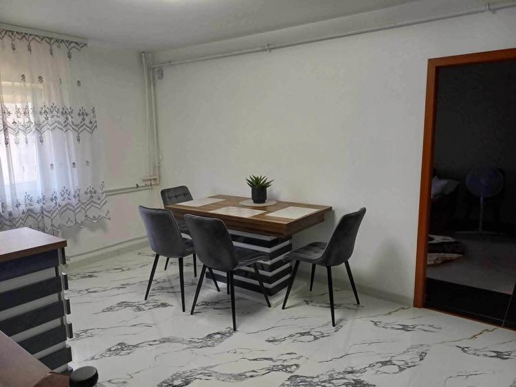 Apartament cu 3 camere nedecomandat în Exterior Vest