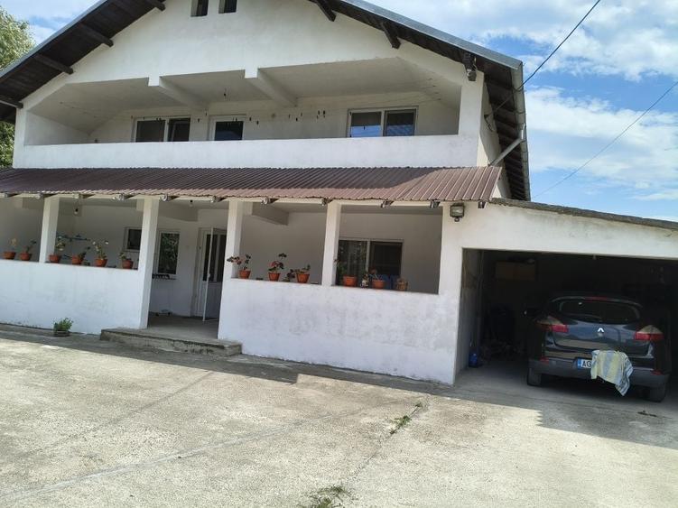 Casă cu 4 camere în Glâmbocu