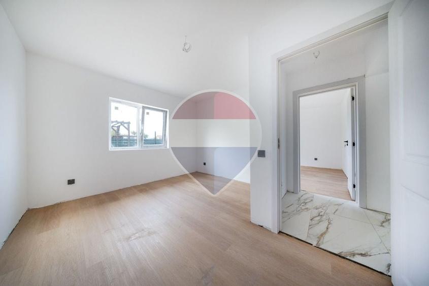Casă individuală cu 5 camere cu Teren 486 Mp în Sânpetru
