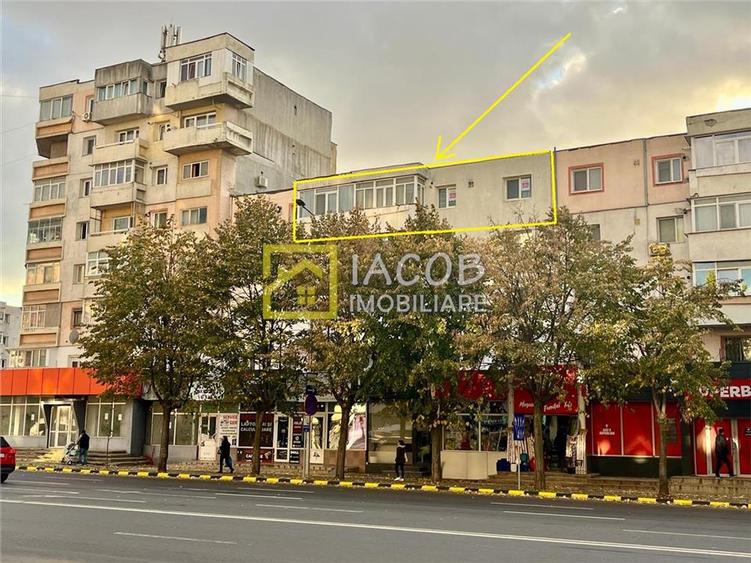 Apartament cu 2 camere decomandat, mobilat în Republicii