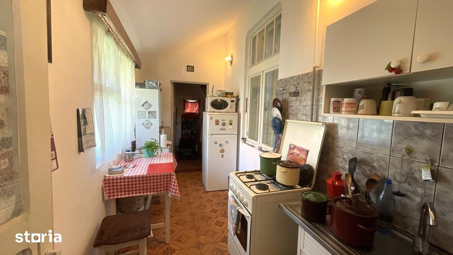 Casă cu 2 camere cu Teren 300 Mp în Mărăști