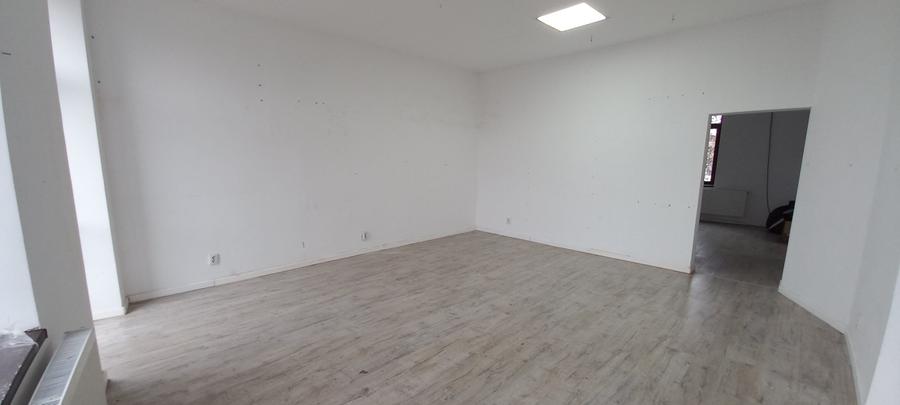 Birou, de 87 mp, în Calea Călărașilor