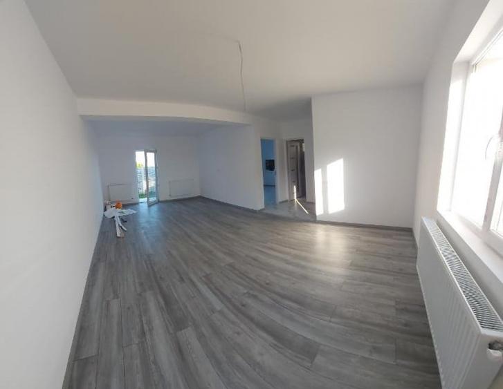 Casă cu 4 camere cu Teren 237 Mp în Central