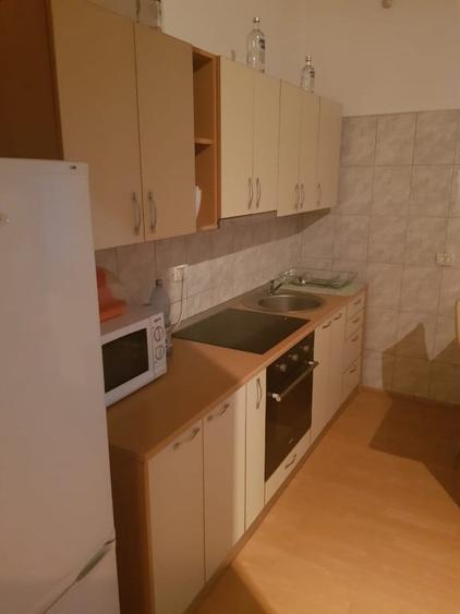 Apartament cu 3 camere semidecomandat în Ultracentral