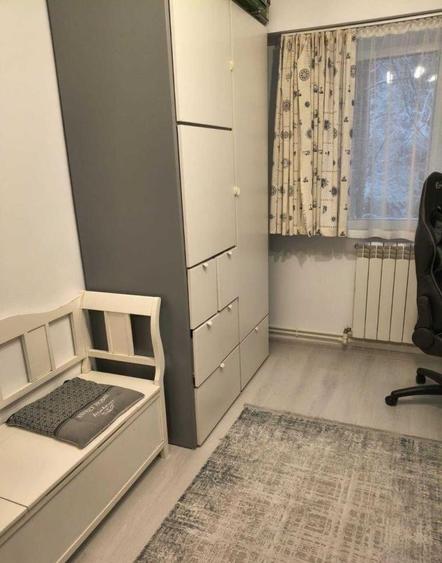 Apartament cu 3 camere decomandat, mobilat în Boema
