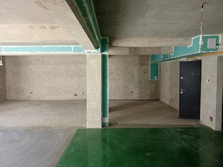 Spațiu comercial, de 119 mp, în Florești