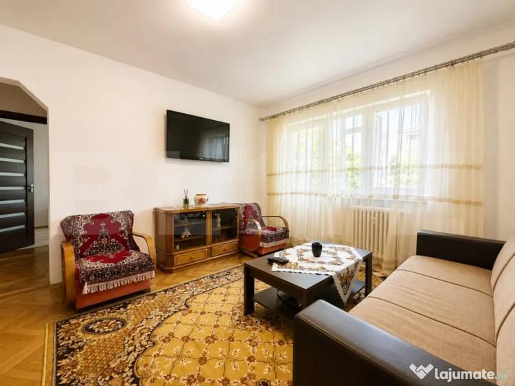 Apartament cu 2 camere semidecomandat în Gojdu