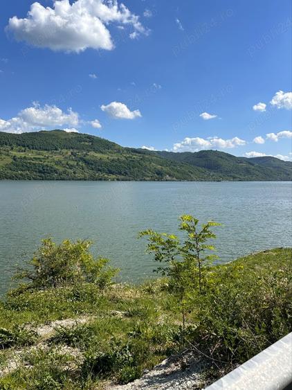 Teren de 1076 mp, în Dubova