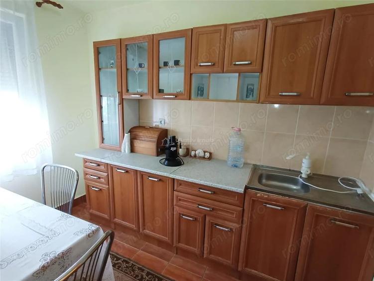 Apartament cu 2 camere semidecomandat, mobilat în Nord