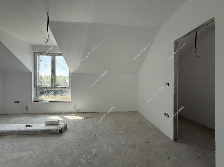 Duplex cu 4 camere cu Canalizare în Șagului
