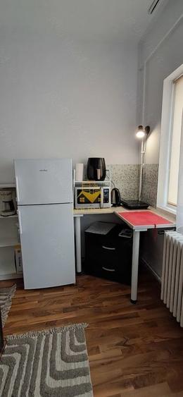 Garsonieră decomandată în Central