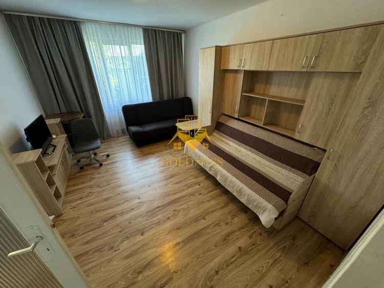 Apartament cu 2 camere semidecomandat, mobilat în P-ța Mihai Viteazul