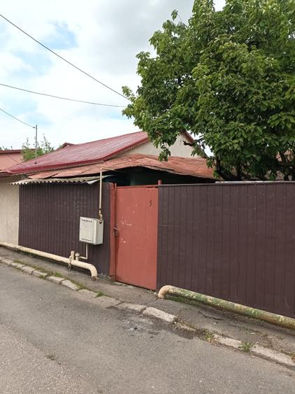 Casă cu 3 camere în Vitan