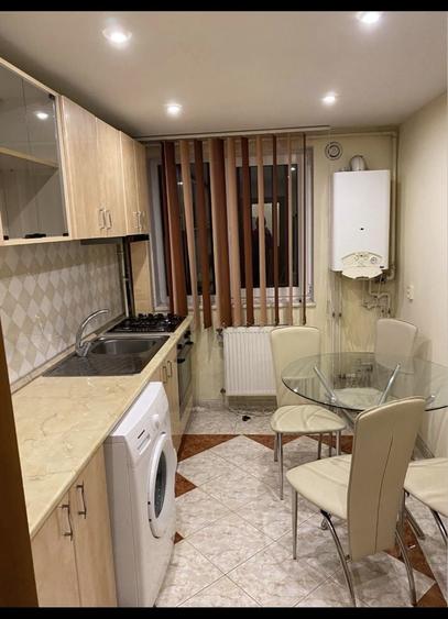 Apartament de vanzare 2 camere zona Decebal - 2