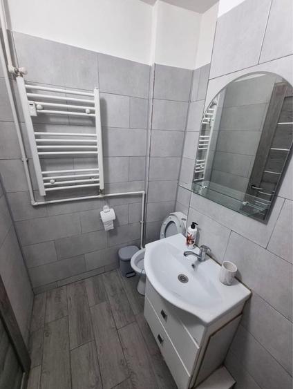 Garsonieră semidecomandată în Craiovița Nouă
