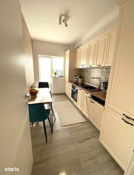 Apartament cu 3 camere în Tractorul