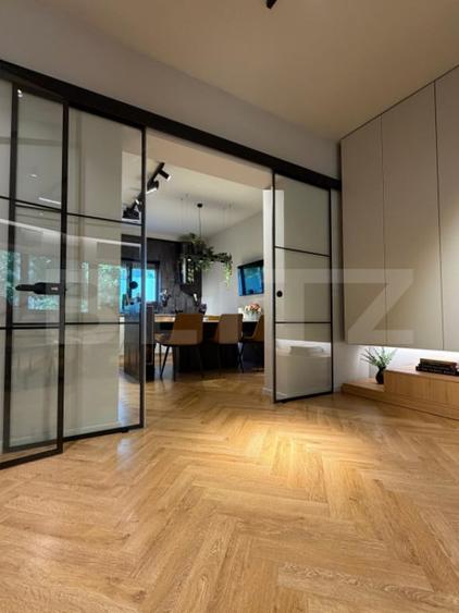 Apartament cu 4 camere decomandat în Est