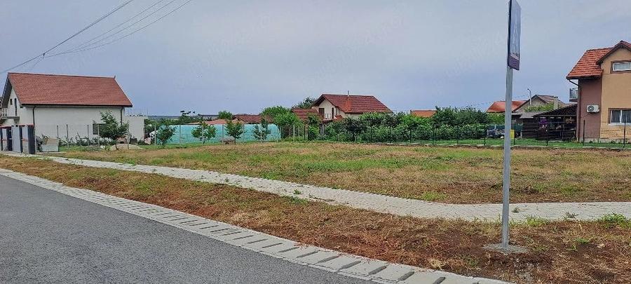 Teren de 769 mp, în Giarmata