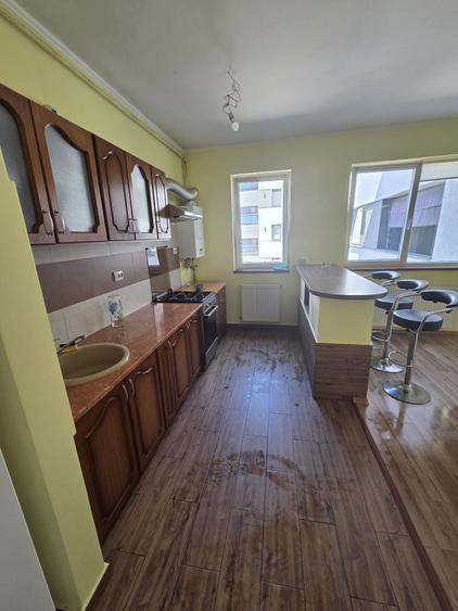 Apartament cu 2 camere semidecomandat în Florești