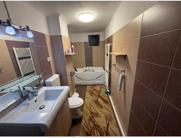 Casă individuală cu 5 camere cu Canalizare în Aurel Vlaicu