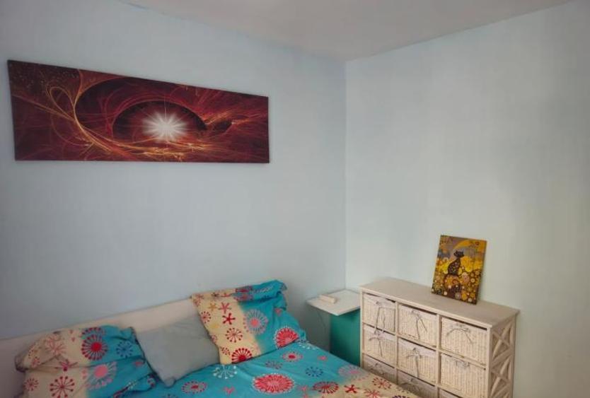 Apartament cu 2 camere decomandat, mobilat în Tei