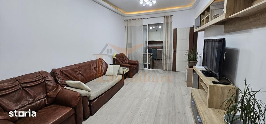 Apartament cu 3 camere decomandat în Tractorul