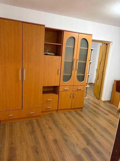 Apartament cu 2 camere nedecomandat în Micro 14