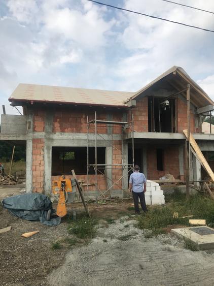 Casă cu 3 camere în Republicii
