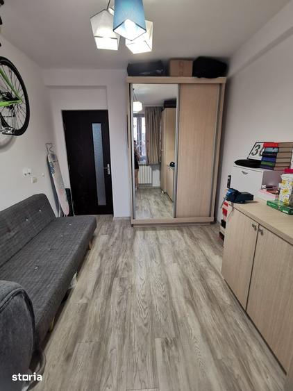 Apartament cu 3 camere semidecomandat, mobilat în Militari