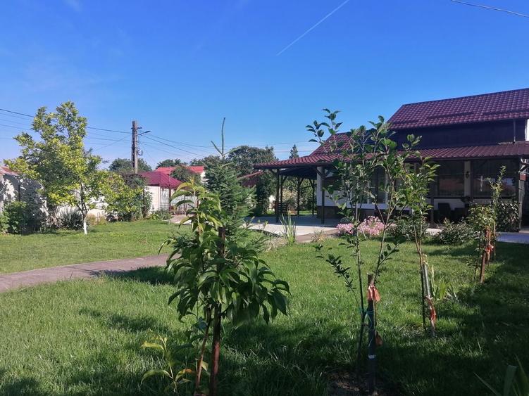 Casă cu 4 camere în Șipotu