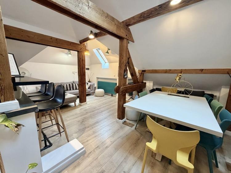 Apartament cu 3 camere semidecomandat, mobilat în Dorobanți