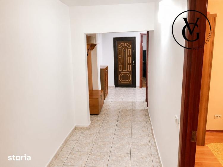 Apartament cu 3 camere decomandat, mobilat în Delfinariu